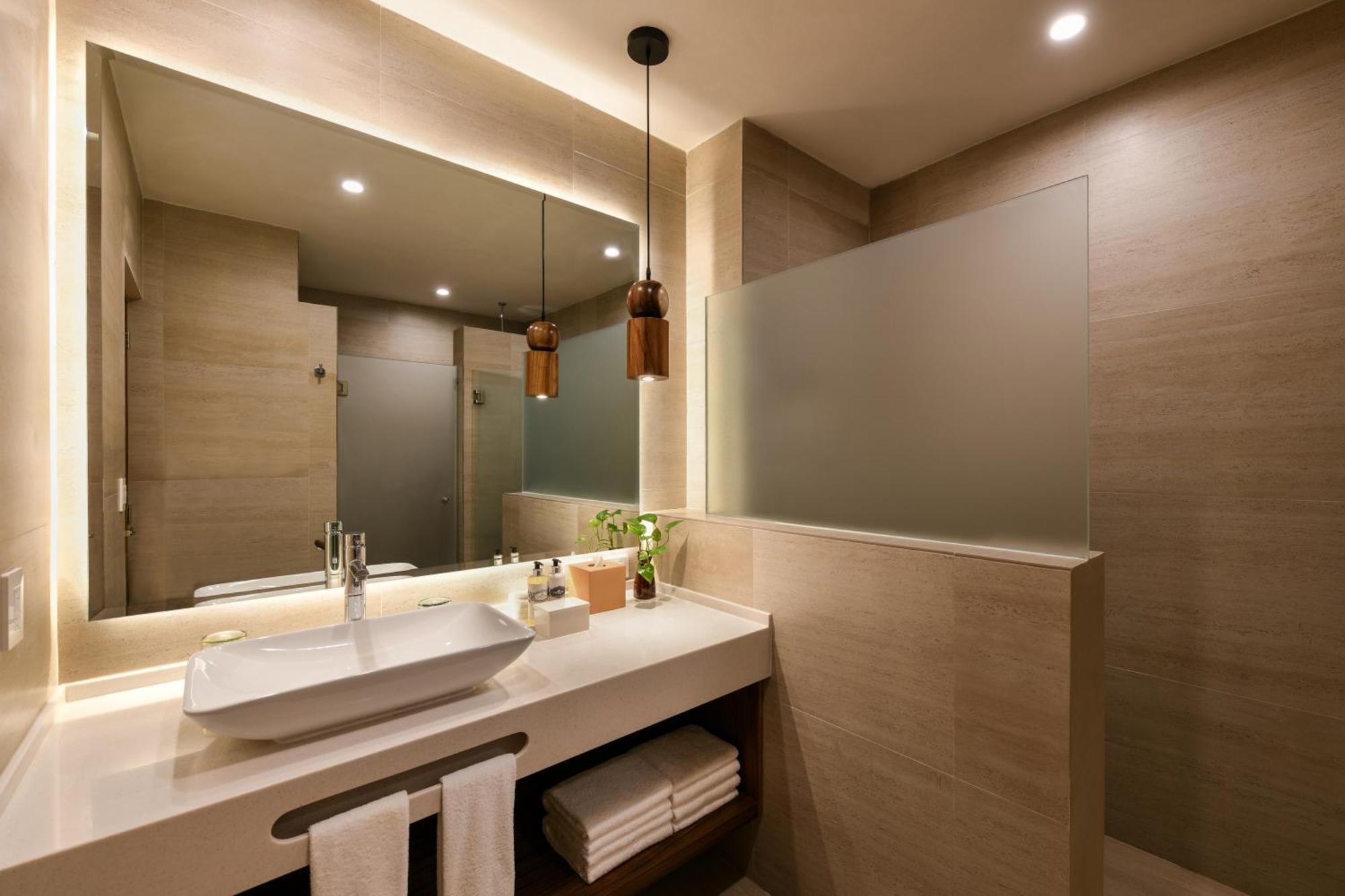 Royal Retreat Deluxe Garden Suite